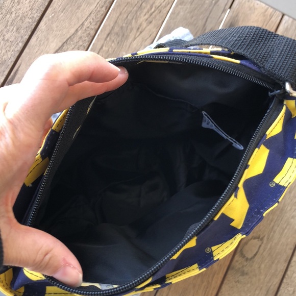 NWOT! - BROAD BAY University of Michigan Print Cotton Canvas Crossbody Bag - Picture 6 of 11